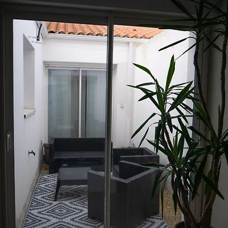 Le Patio Celeste - La Chaume - Sleeps 6 Holiday home *